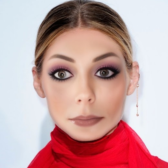 Meet your Posher, Lauren - Picture 3 of 11